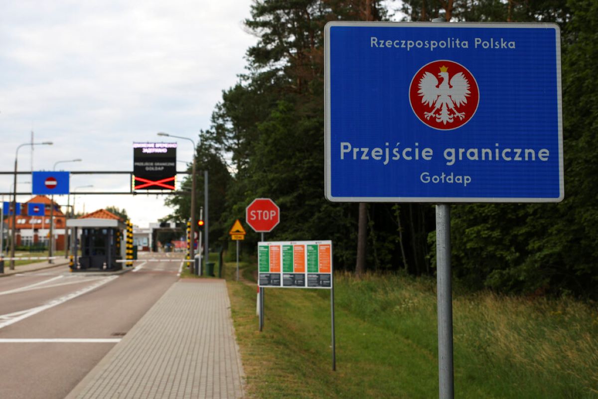 Правителството на Полша ще строи ограда по границата с руския