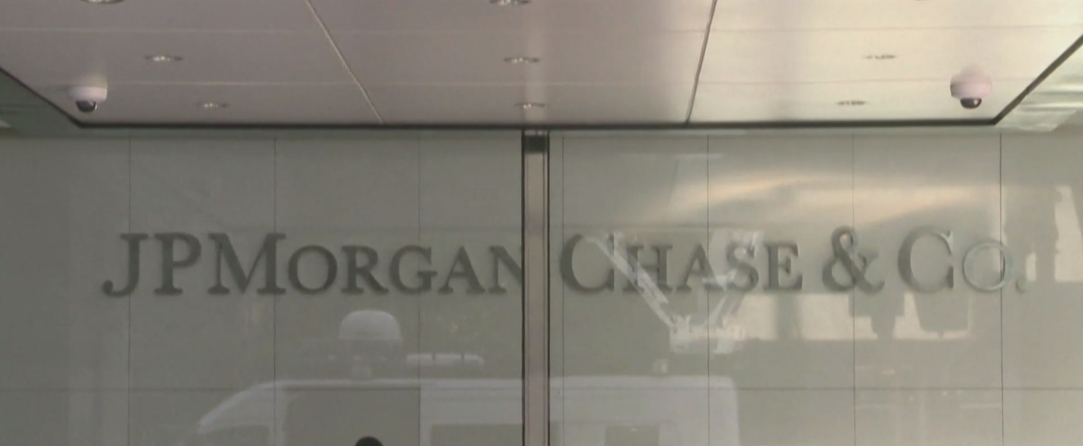 Американската банка JPMorgan Chase постигна споразумение с жертвите на сексуалния