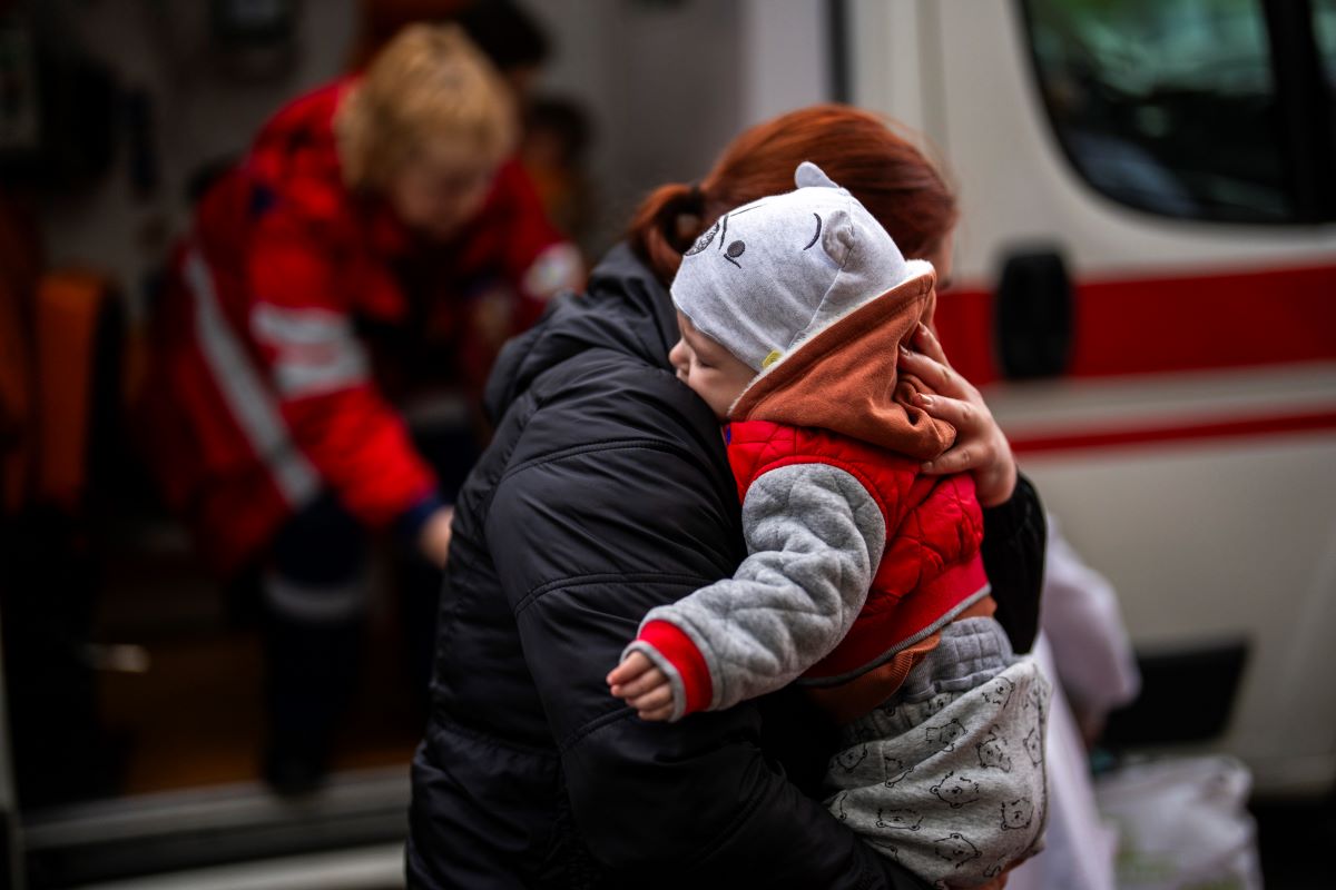 Установеният брой на децата, убити при нападения в Украйна, се
