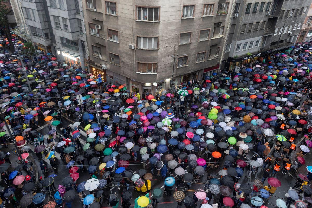 В Сърбия възобновиха протестите срещу манипулациите на изборите. 2000 души