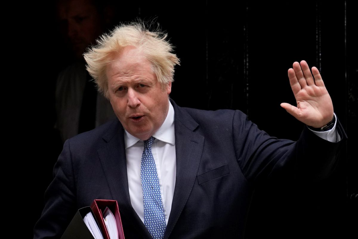 Нов доклад установи, че бившият британски министър-председател Борис Джонсън умишлено