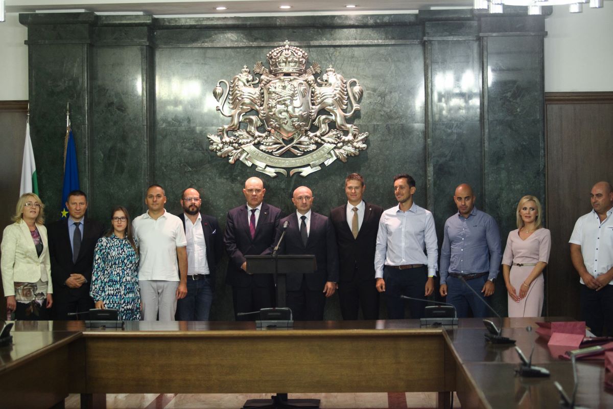 Главният прокурор Иван Гешев награди седем български граждани оказали първа