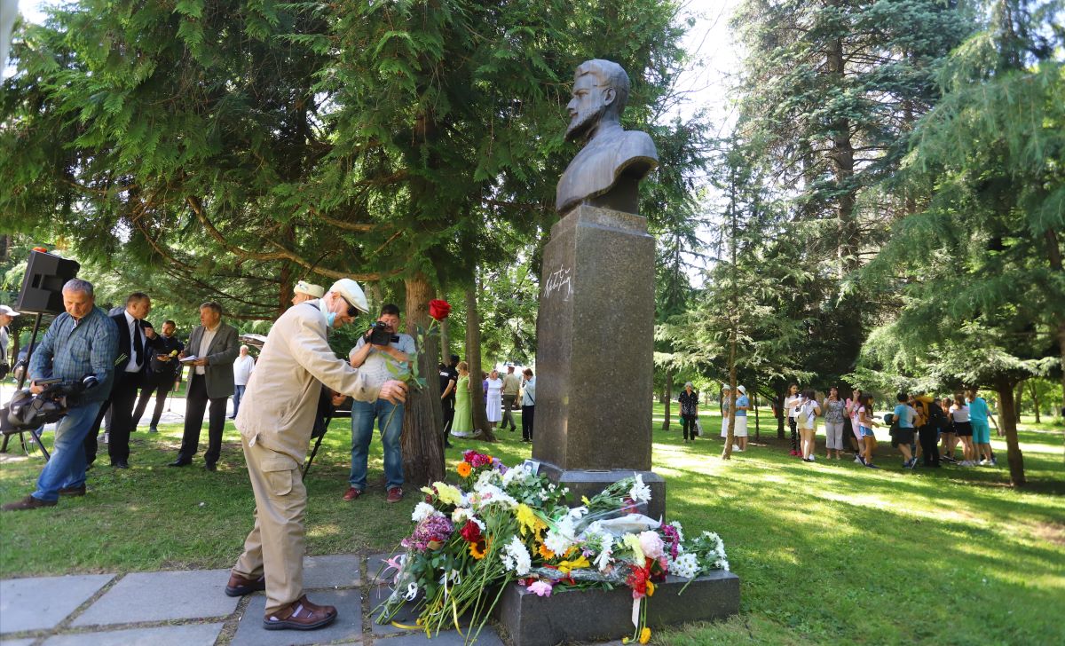 Честваме деня на Христо Ботев и загиналите за свободата на