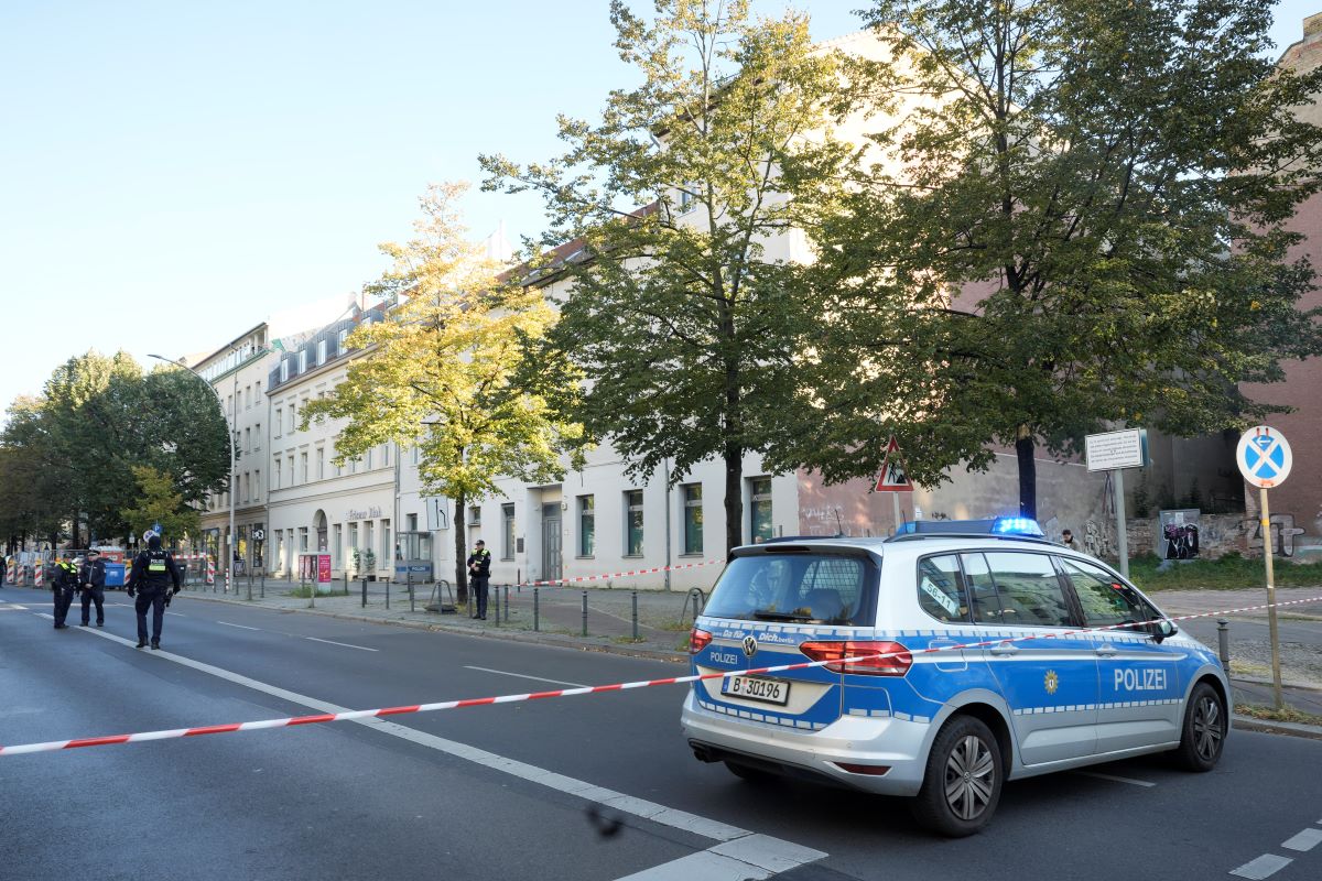Берлинска синагога е била атакувана с коктейли Молотов рано днес,