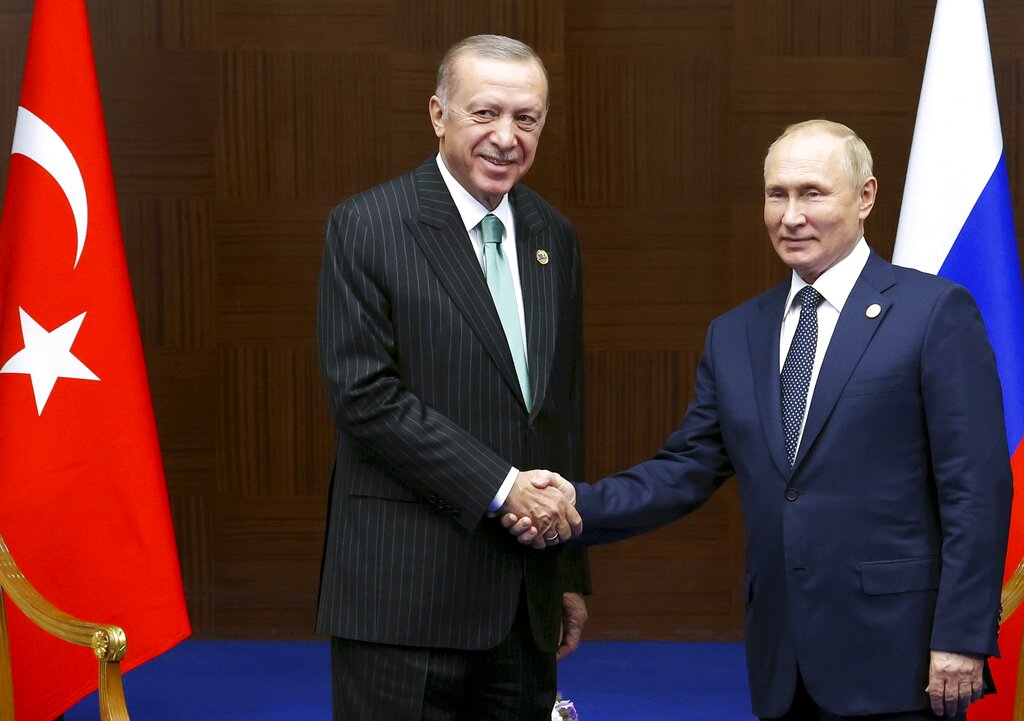 Руският президент разговаря в турския си колега срещата на върха