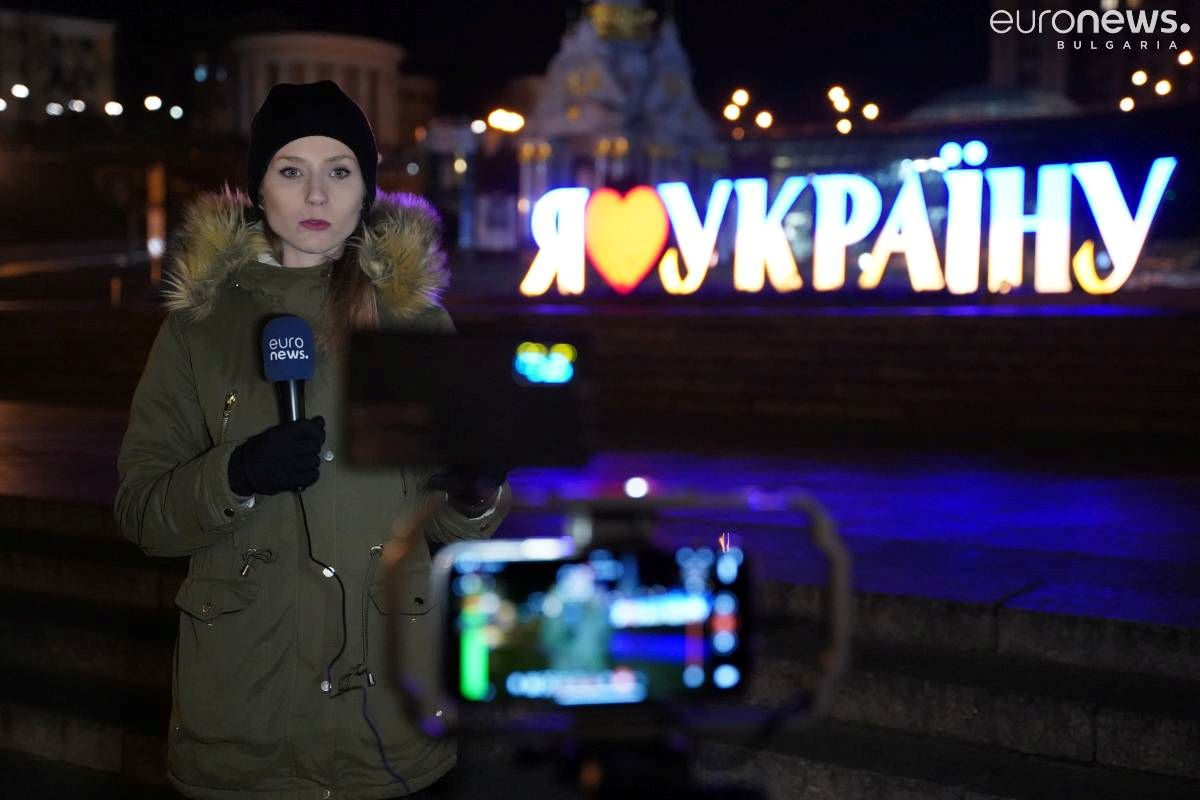 Една година след началото на руската агресия Киев разглежда коренно
