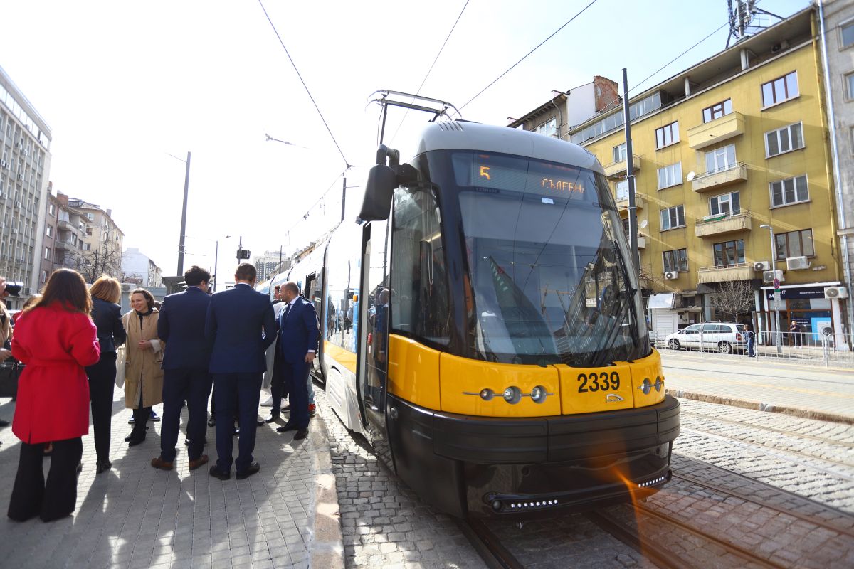 Временна организация на трамвайното движение в София е в сила до полунощ