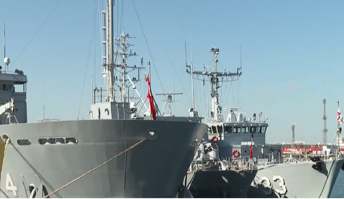 В Бургас посрещнаха корабите от Противоминната военноморска група в Черно
