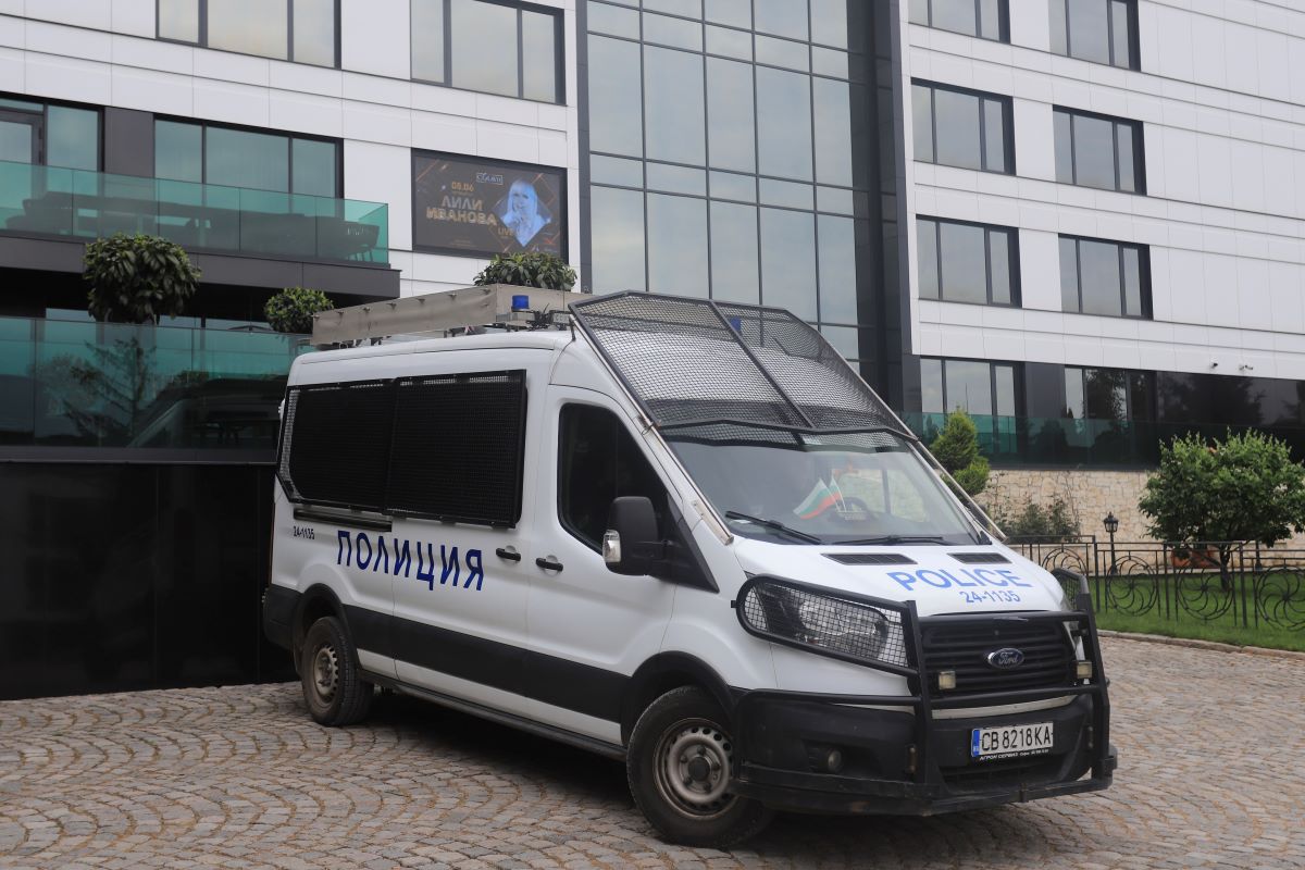 Започва проверка срещу шестима пловдивски полицаи за неправомерни действия при