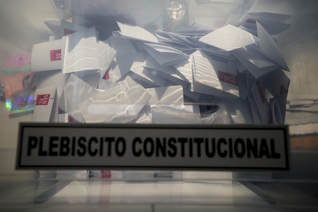 След референдум в Чили решиха да не променят конституцията си