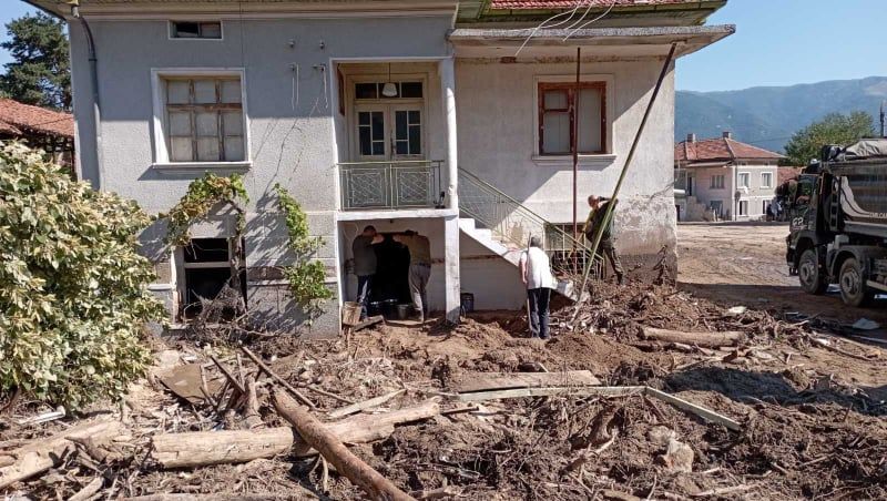 Свършват парите за възстановяване на пострадалите от наводнението села в