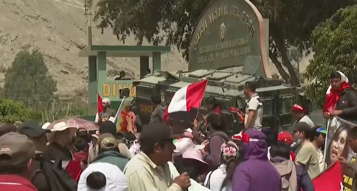 Правителството на Перу обяви 30 дневно извънредно положение на фона на