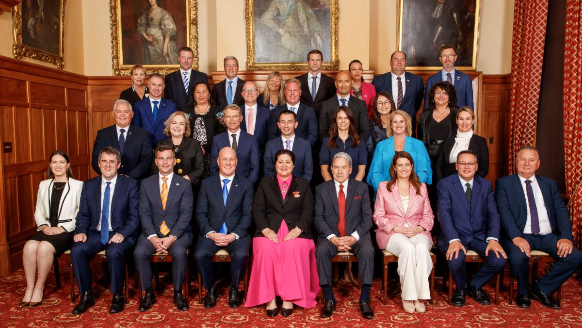 Новото правителство на Нова Зеландия встъпи в длъжност след дълги