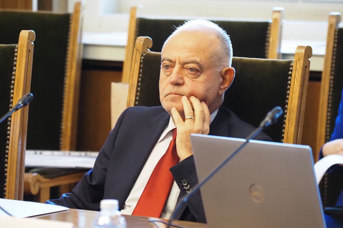Съпредседателят на ПП-ДБ Атанас Атанасов е подал заявление, че се