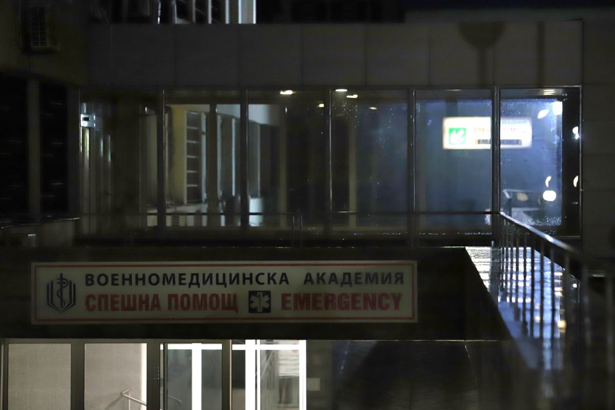 Българският правителствен самолет Фалкон  кацна на летище София с пребития секретар
