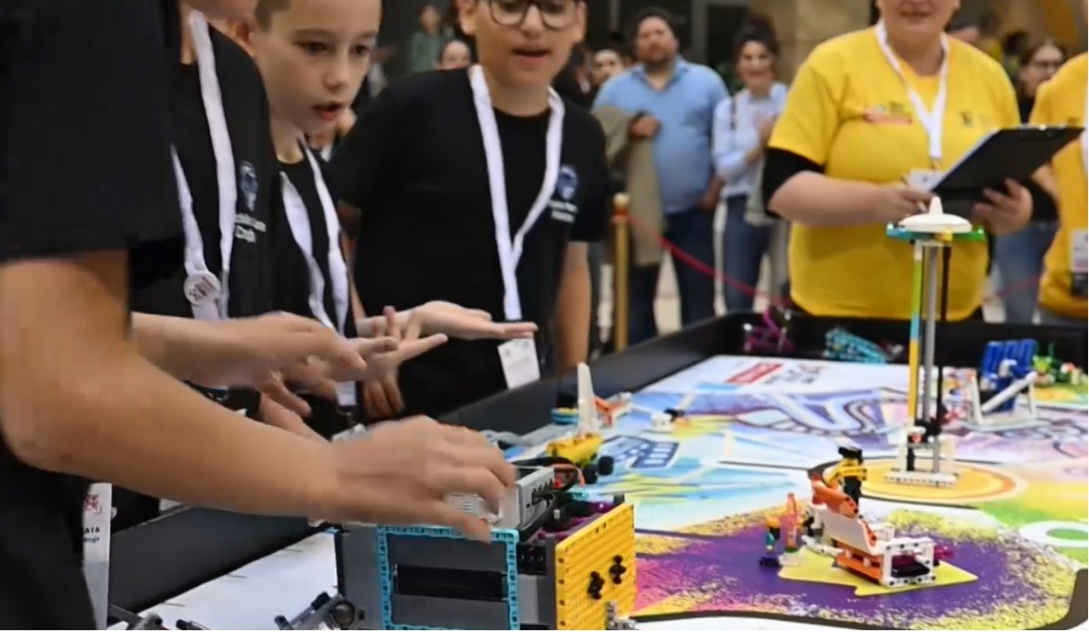 Най големият световен фестивал за Lego роботика се провежда днес