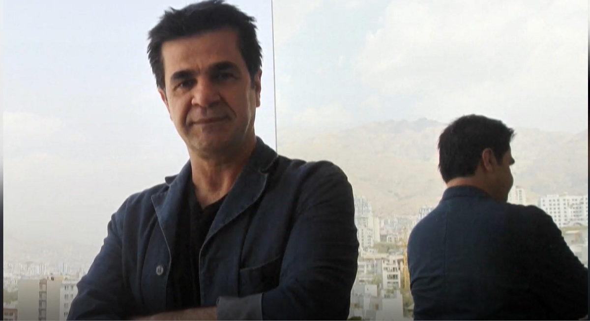 Иранският кинорежисьор Джафар Панахи беше освободен под гаранция 2 дни  след като