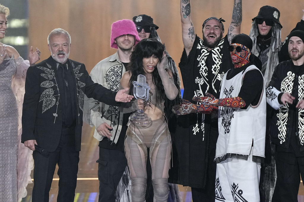 След историческата си победа на Евровизия Лорийн обяви че тръгва