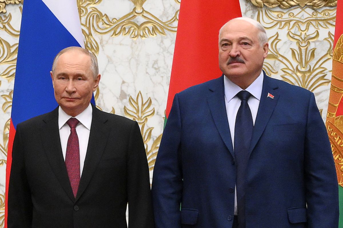 Putin Lukashenko AP