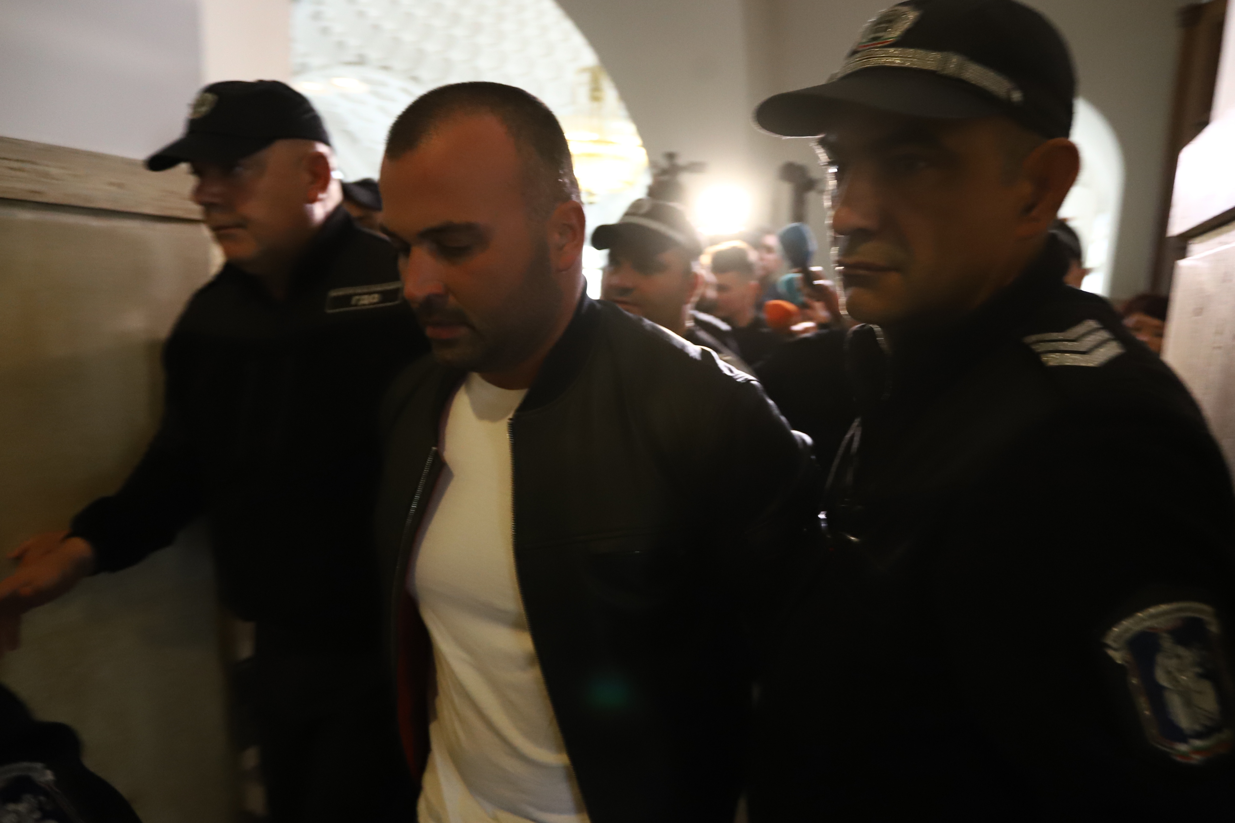 Двама полицаи са арестувани заради това че са подпомагали Димитър