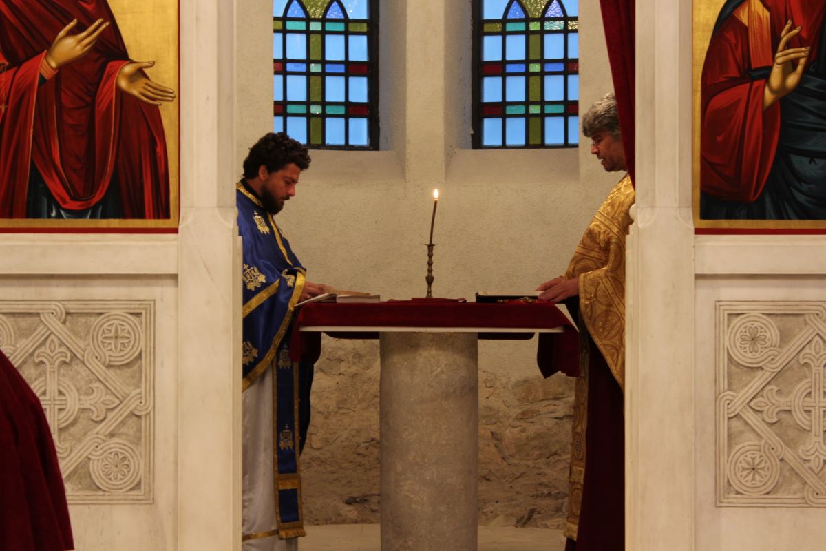 Търновската епархия посреща иконата със светите чудотворни мощи на Никифор