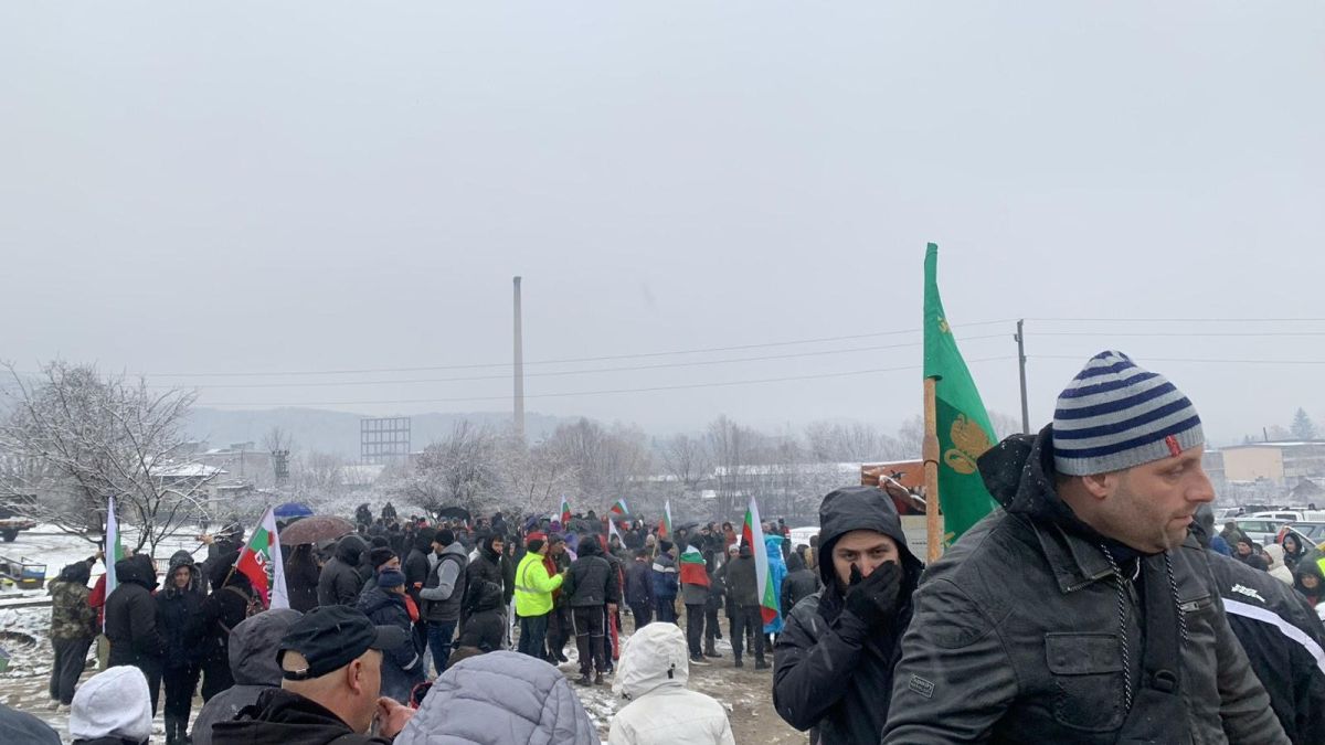 Рано тази сутрин започнаха протести на животновъди от Велинград и