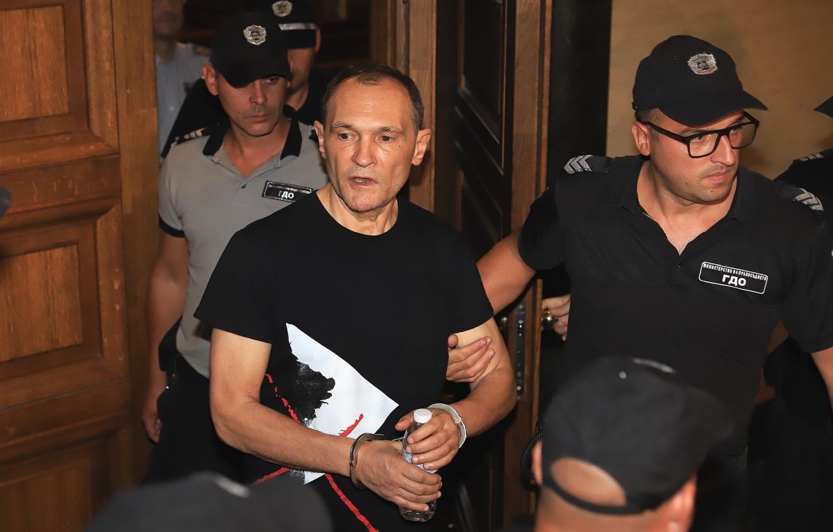 Софийска градска прокуратура потвърди че Васил Божков е бил екстрадиран