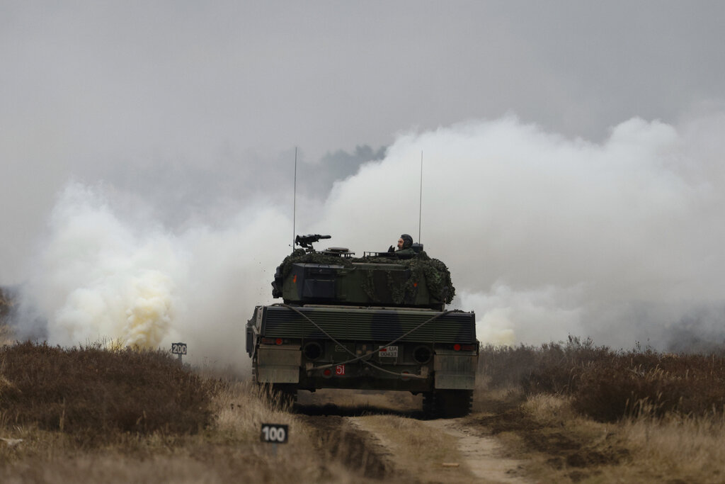 EU Poland Ukraine Tank Training AP