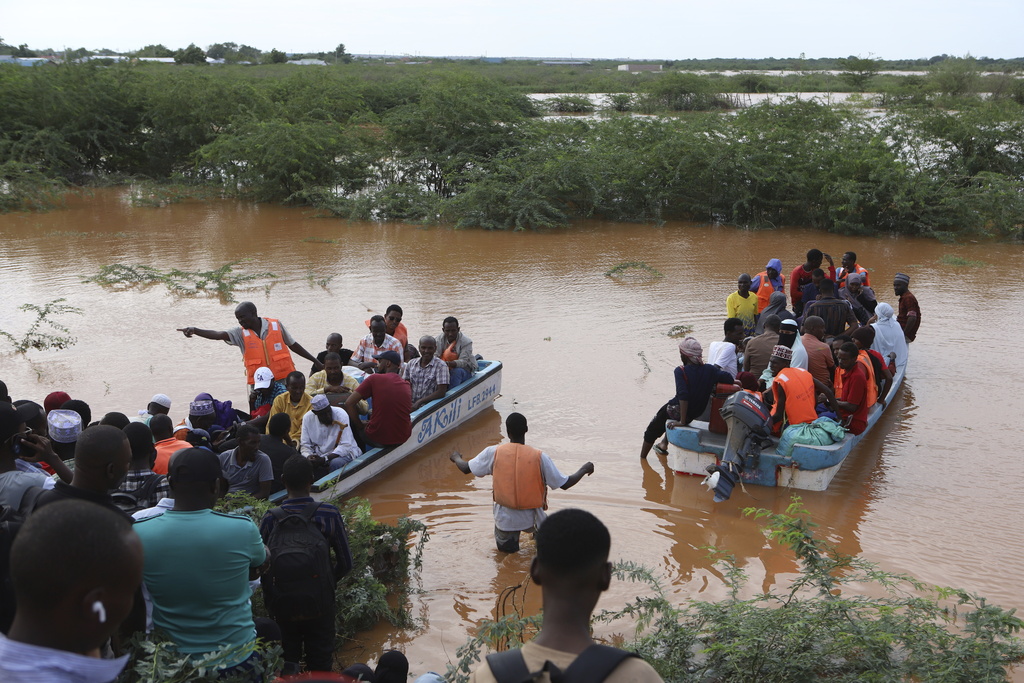 Броят на жертвите на наводненията в Кения продължава да расте,