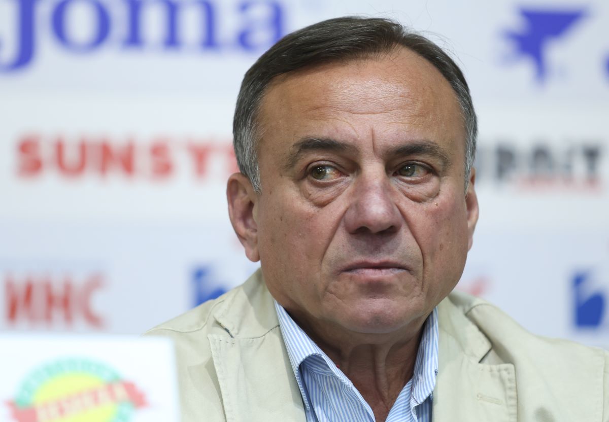 Новоизбраният президент на Българската федерация по вдигане на тежести Антон