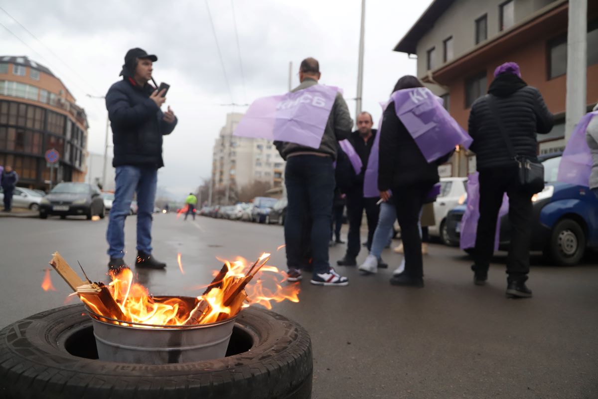 Работещи в градския транспорт в София излизат на протест  Движението на автобуси по линии 4 88