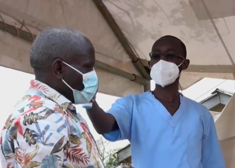 Световната здравна организация изпраща в Уганда три експериментални ваксини срещу