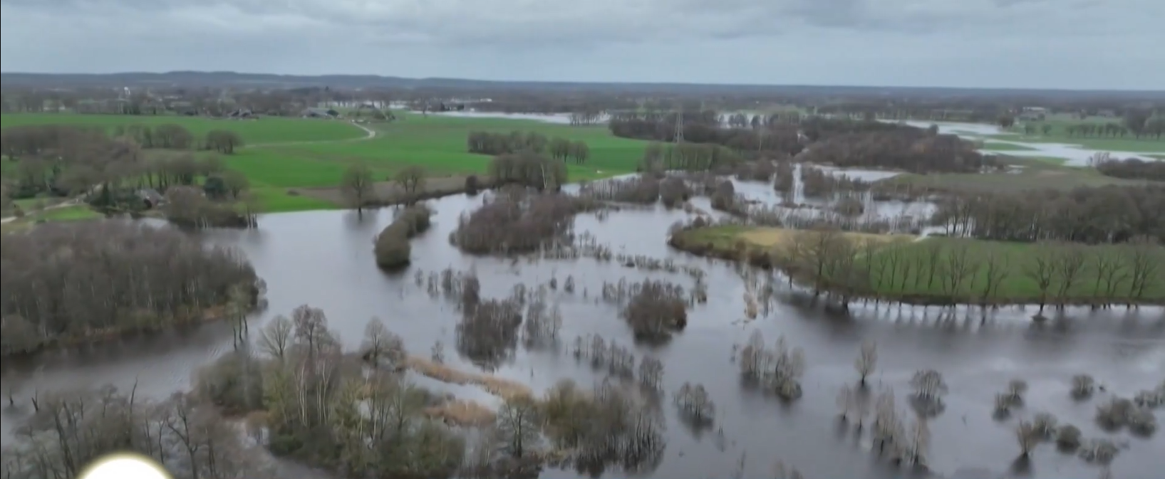 Повишените нива на река Рейн причиниха тежки наводнения в части