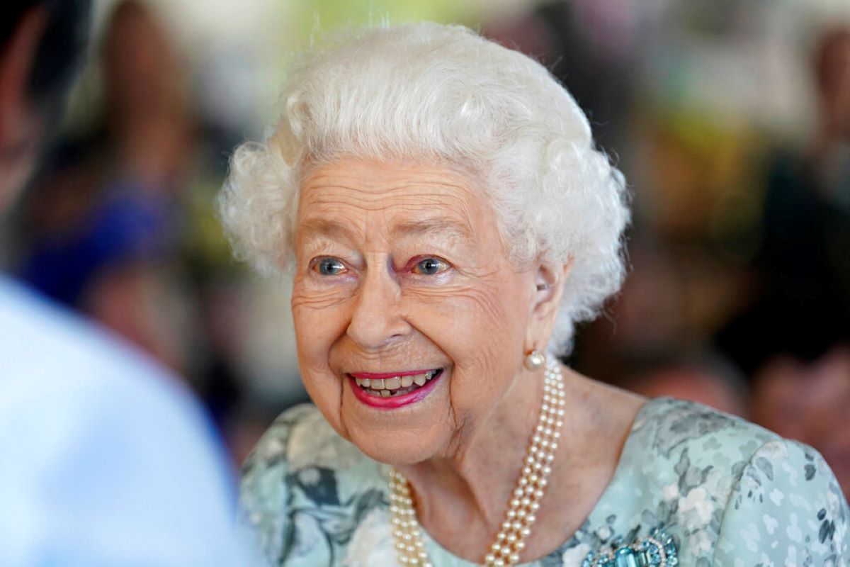 Здравето на кралица Елизабет II предизвиква безпокойство у лекарите и
