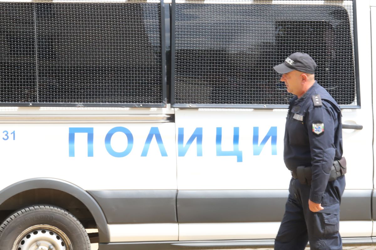 Полицията в Свищов задържа 29 годишен местен жител за грабеж