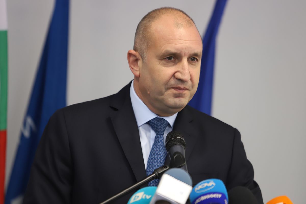 Президентът Румен Радев обяви че ще даде възможност на политическите