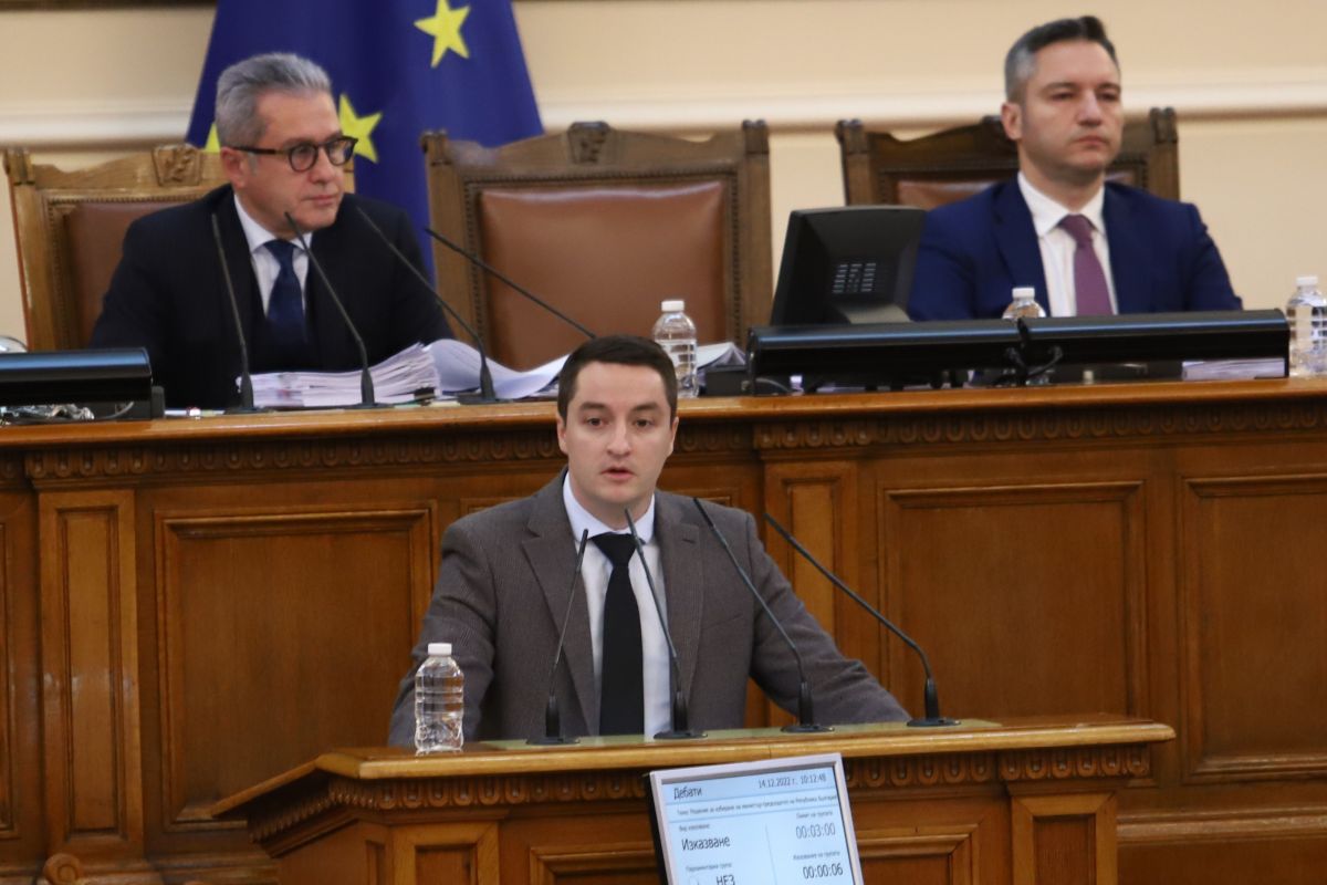 Депутатът от ПП ДБ Явор Божанков предлага законопроект с който