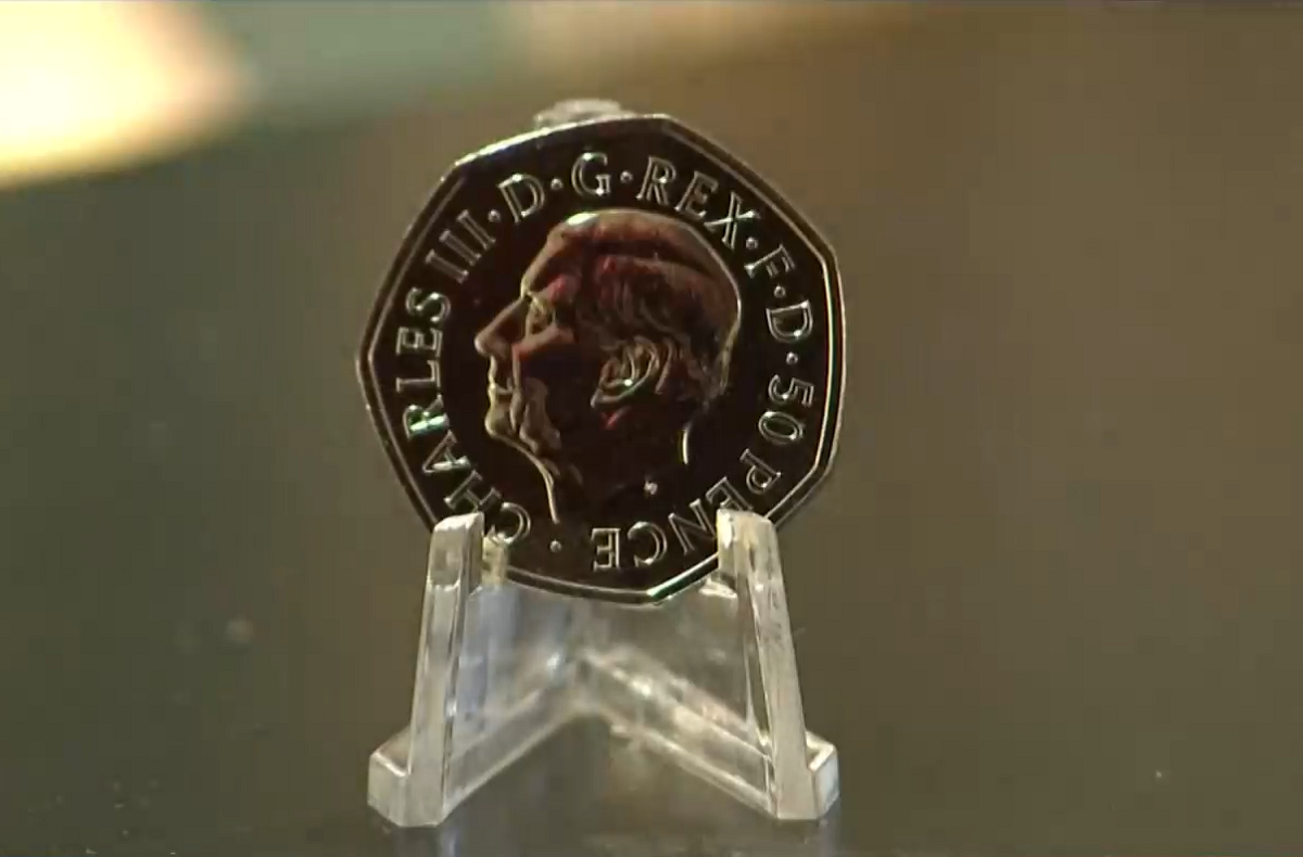 Първите монети с лика на новия британски крал - Чарлз III,