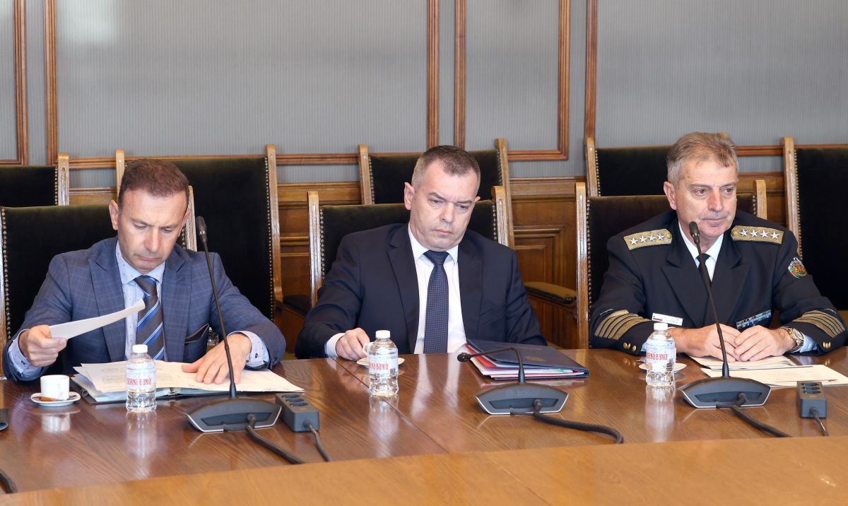 Министър председателят акад Николай Денков информира че няма непосредствена заплаха за