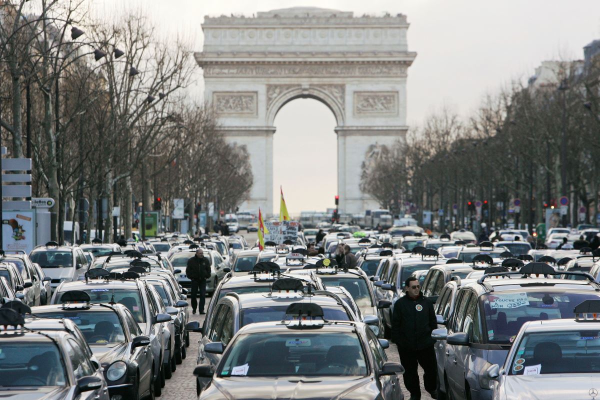 Във френската столица Париж решение на проблема със замърсения въздух