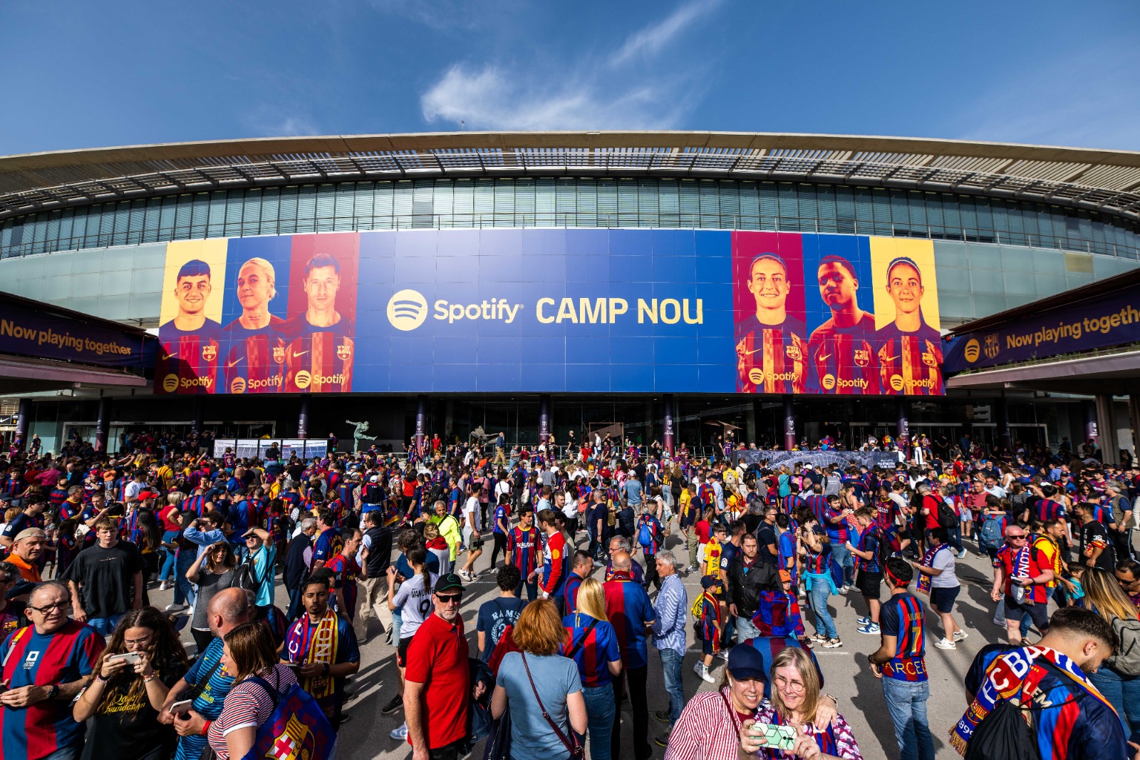 Футболният клуб Барселона е под официално разследване по подозрения в