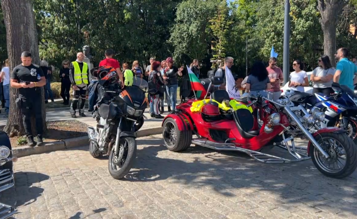Шествие в подкрепа на пътната безопасност организираха мотористи в столицата