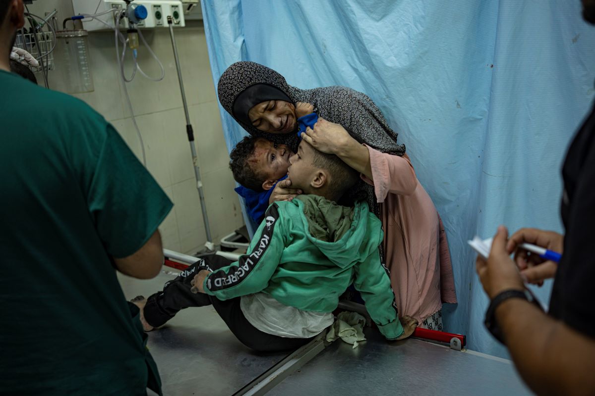 Израелските сили провеждат операция срещу Хамас в болница Ал Шифа
