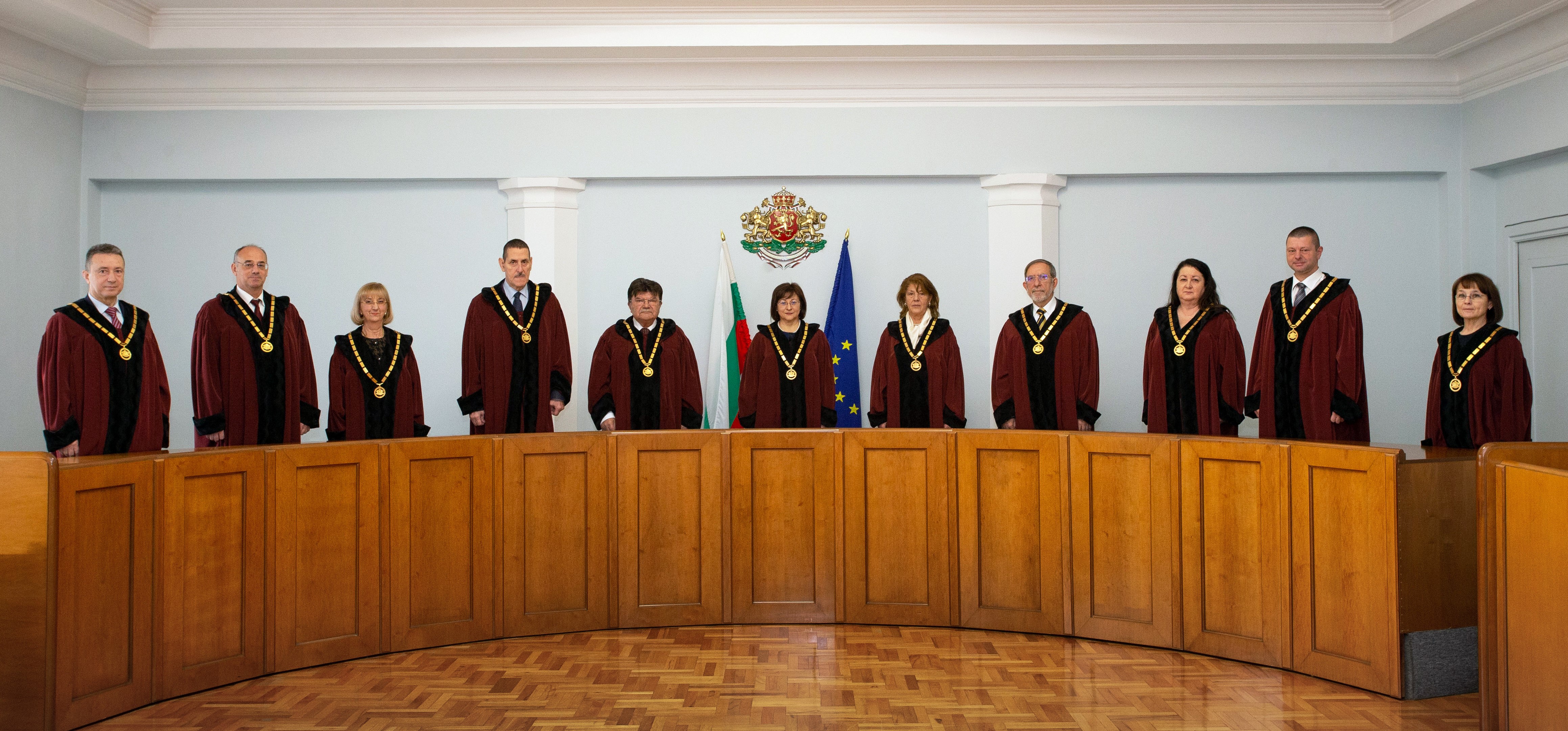 Конституционният съд образува дело по повод искане на 50 народни