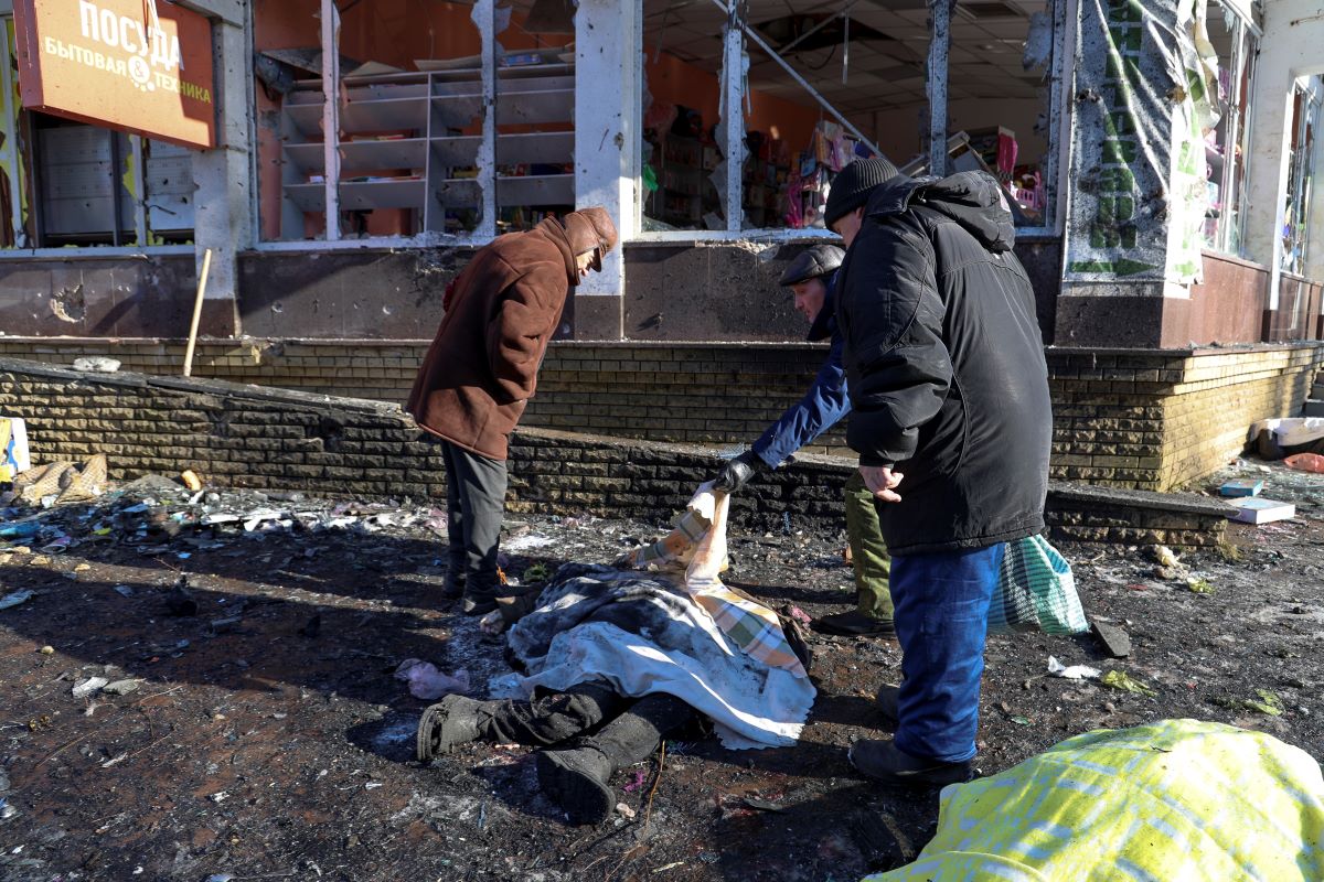 Donetsk Pazar Obstrel Voyna Voina Ukraina Rusia AP