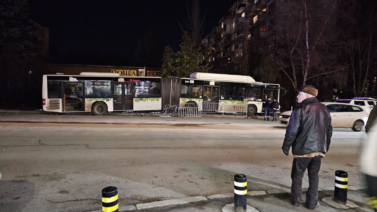 Жена пострада при пътен инцидент с автобус на градския транспорт