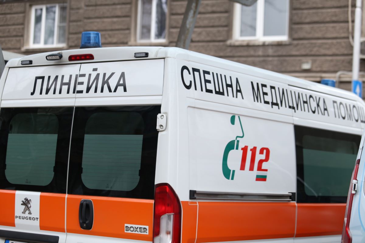 Медици от Спешна помощ в София излизат на протест. Ще бъде проведена