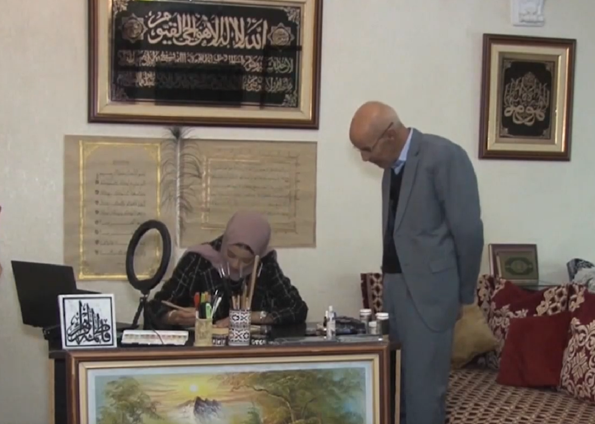 В Мароко някои професионалисти пазят изкуството на калиграфията живо и