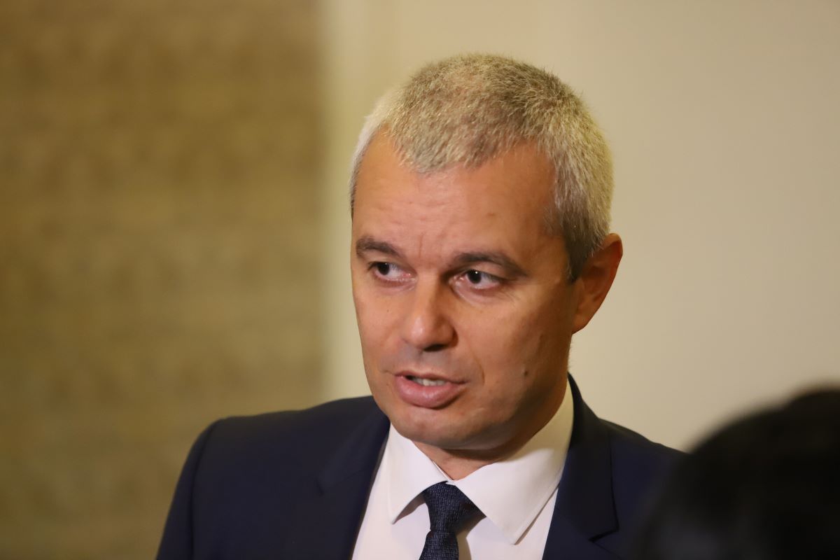 Лидерът на партия Възраждане Костадин Костадинов определи резултатите след вота