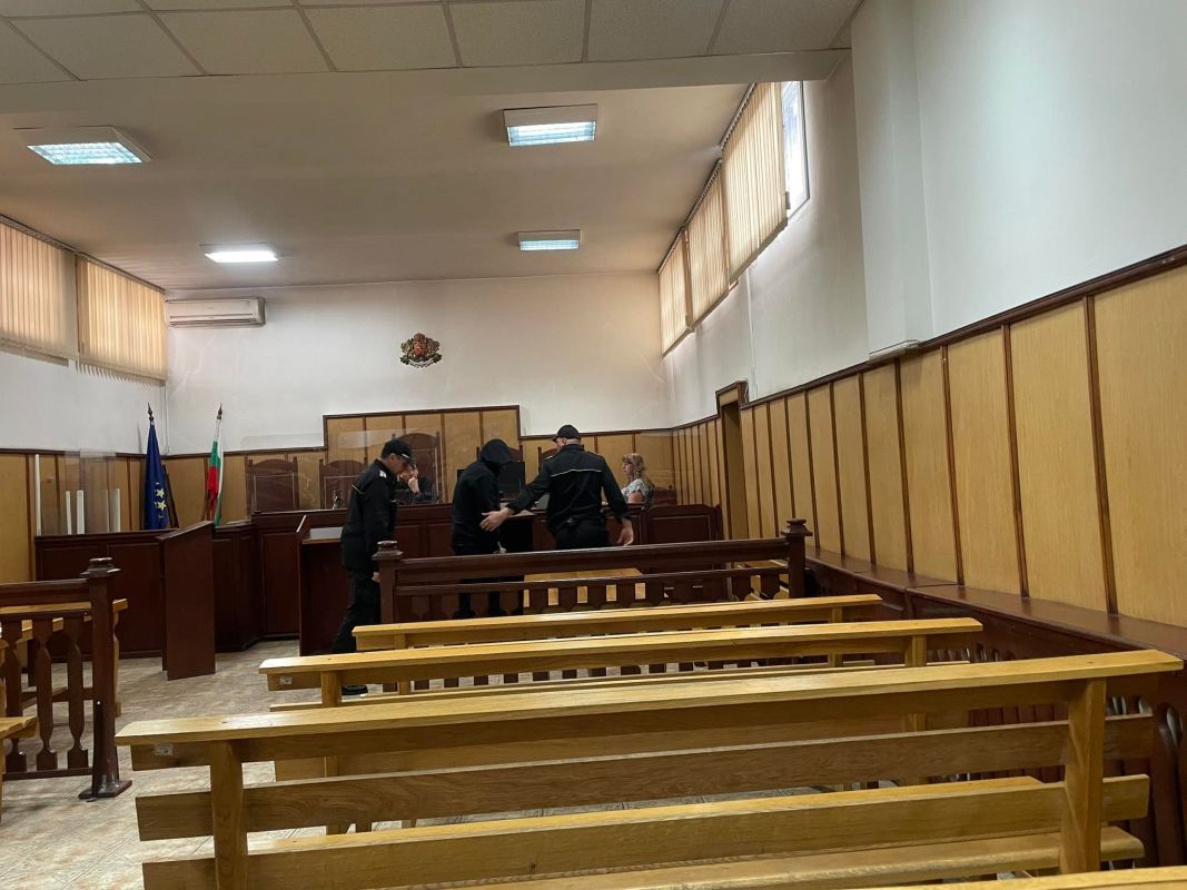 Оставиха в ареста Димитър Димитров, обвинен за убийството за съпругата си.
